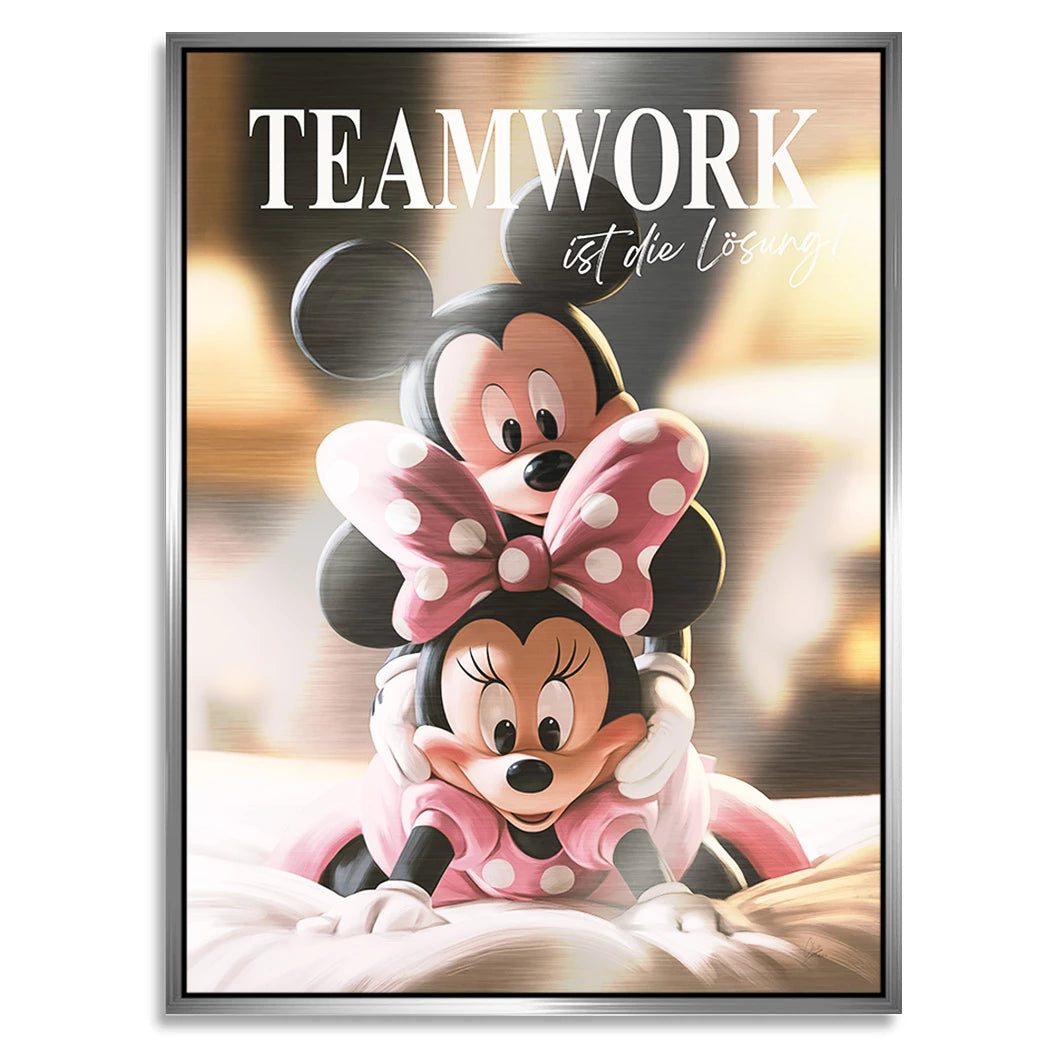 Mickey & Minnie Teamwork Aluminiumbild gebürstet