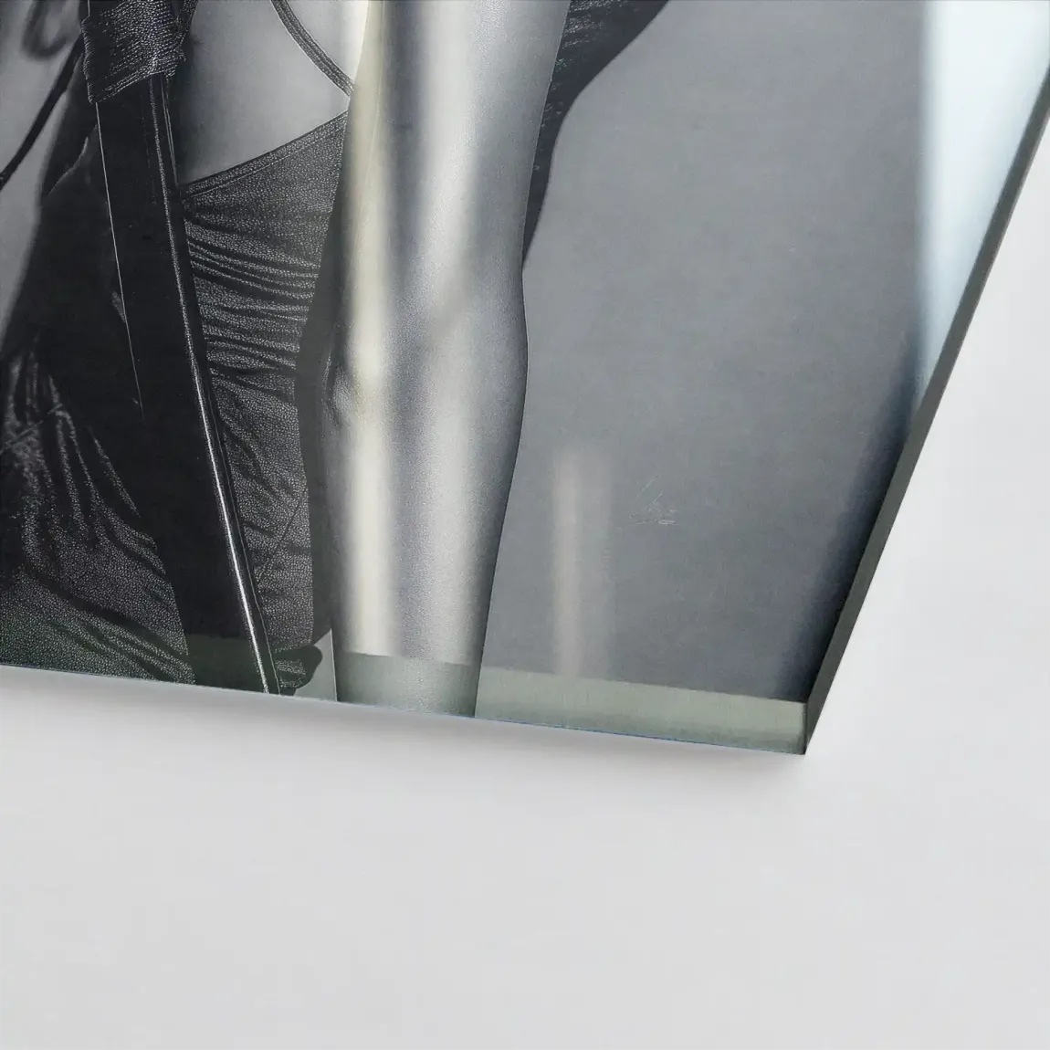 Dark Seduction Acrylglasbild