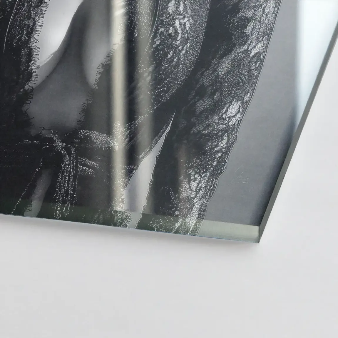 Velvet Silence Acrylglasbild