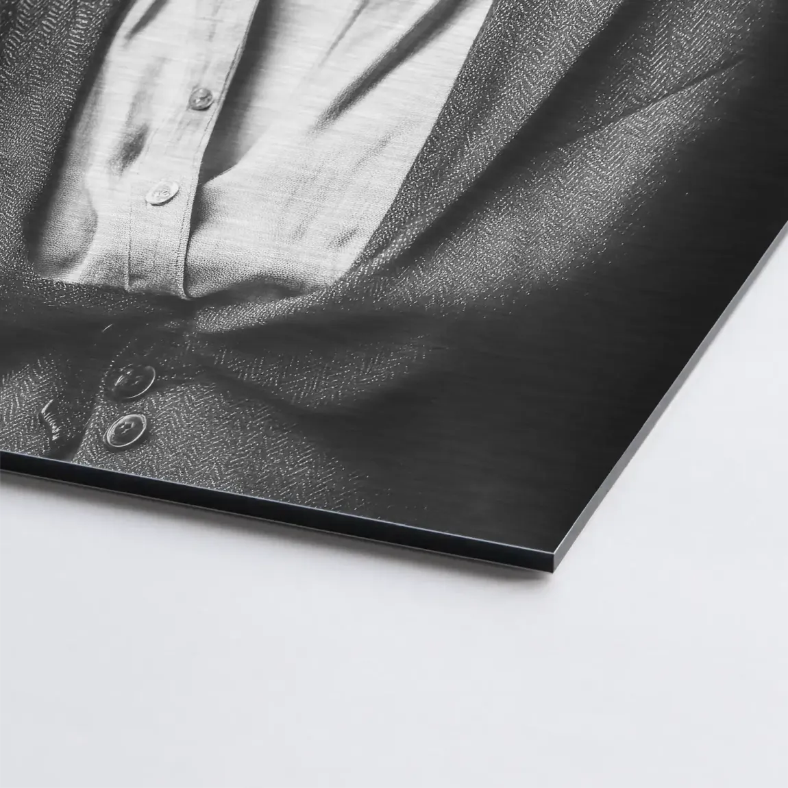 Smoke & Secrets Beauty in schwarz weiss Aludibond Gebürstet INGALERIE