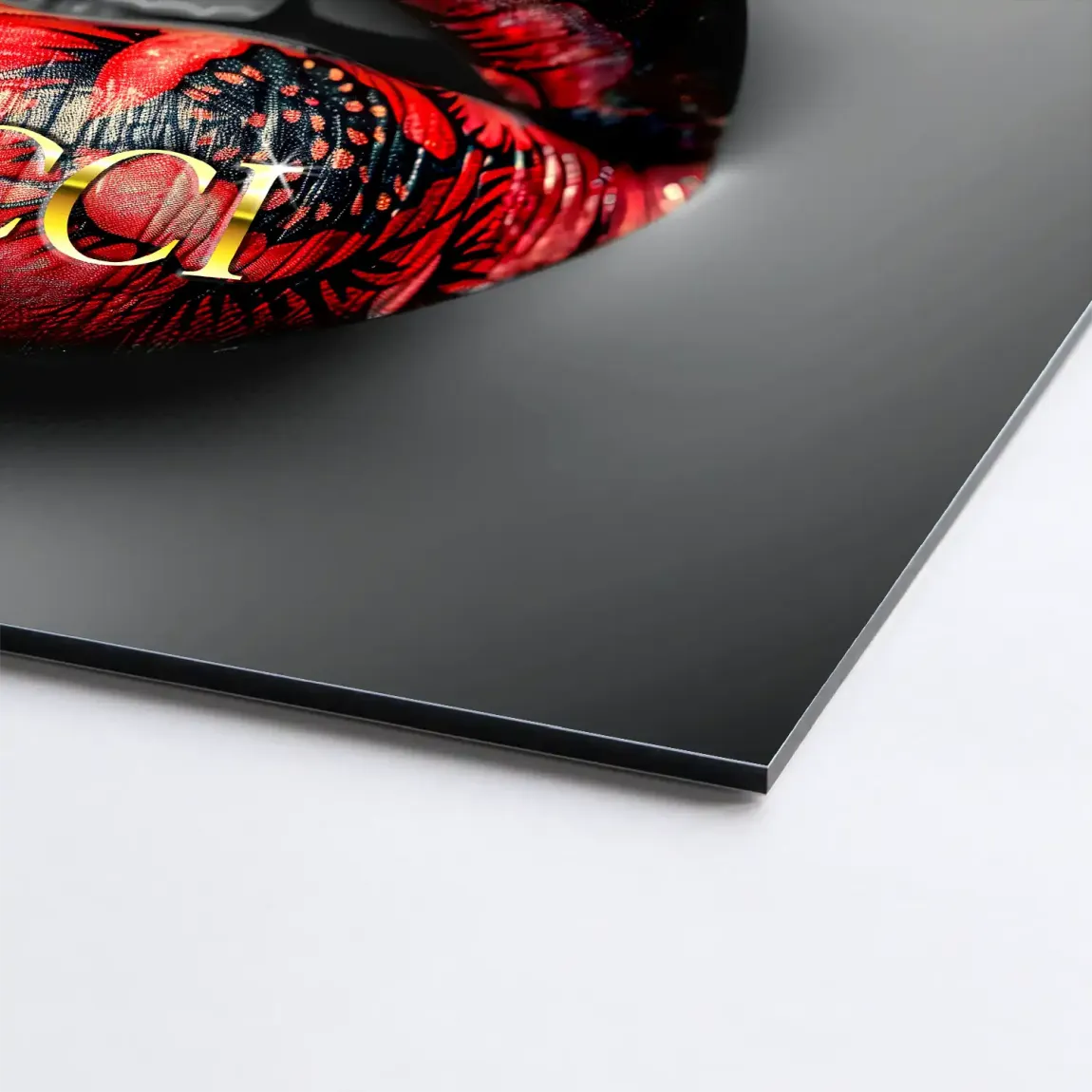 Gucci Lips Nr.2 AluDibond Bild INGALERIE