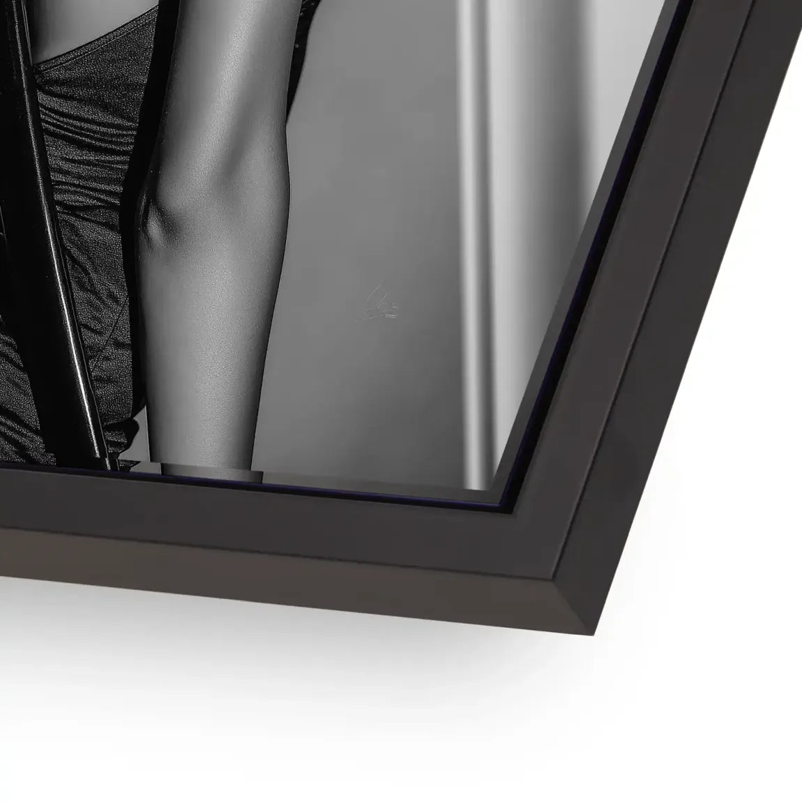 Dark Seduction Acrylglasbild