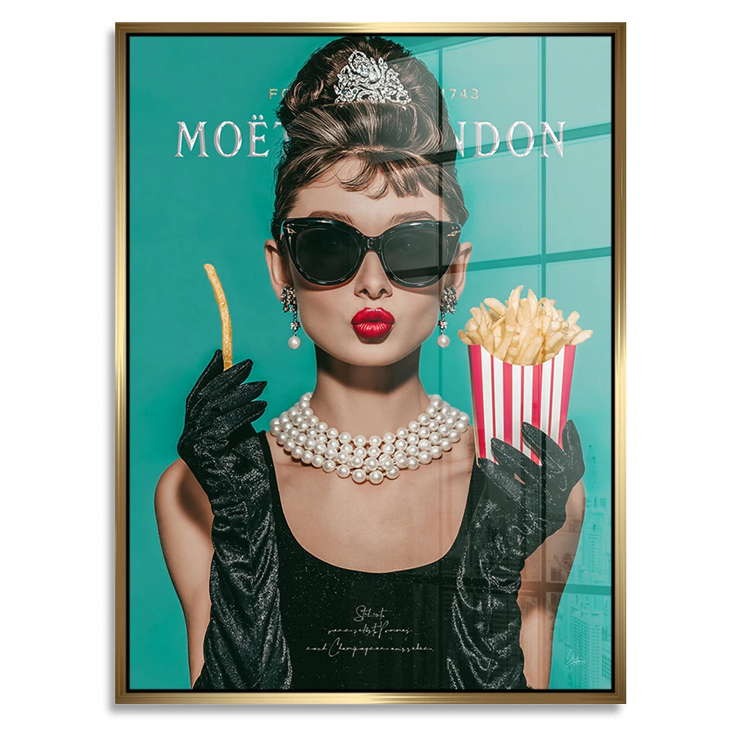 Audrey Hepburn Pommes Acrylglasbild