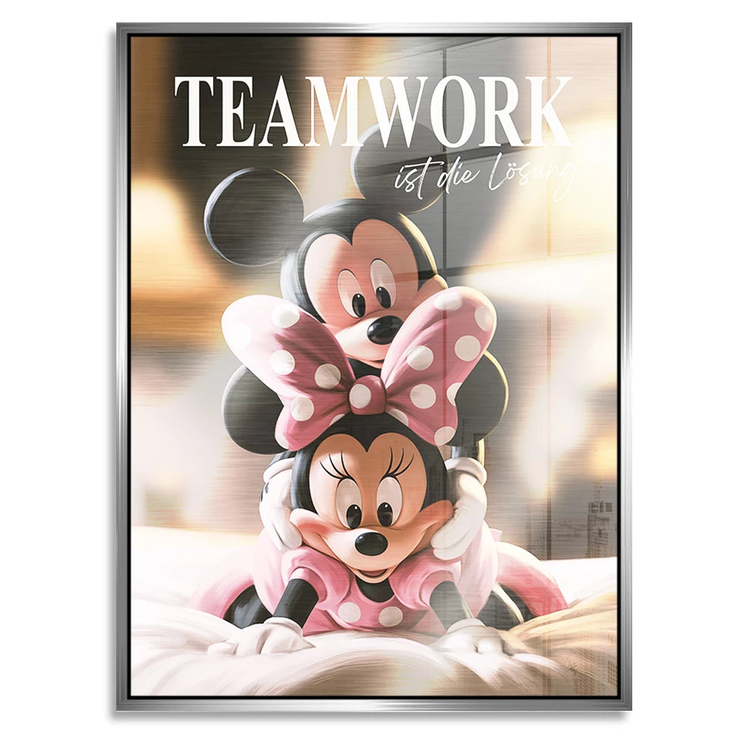 Mickey & Minnie Teamwork Aluminiumbild gebürstet