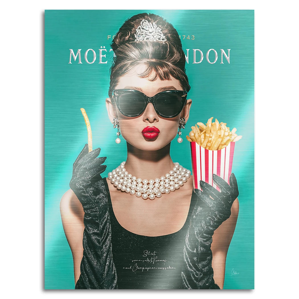 Audrey Hepburn Pommes Aluminiumbild gebürstet