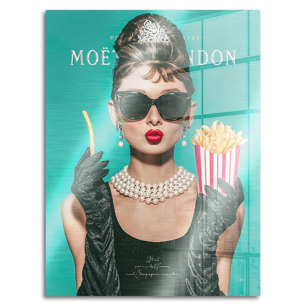 Audrey Hepburn Pommes Aluminiumbild gebürstet