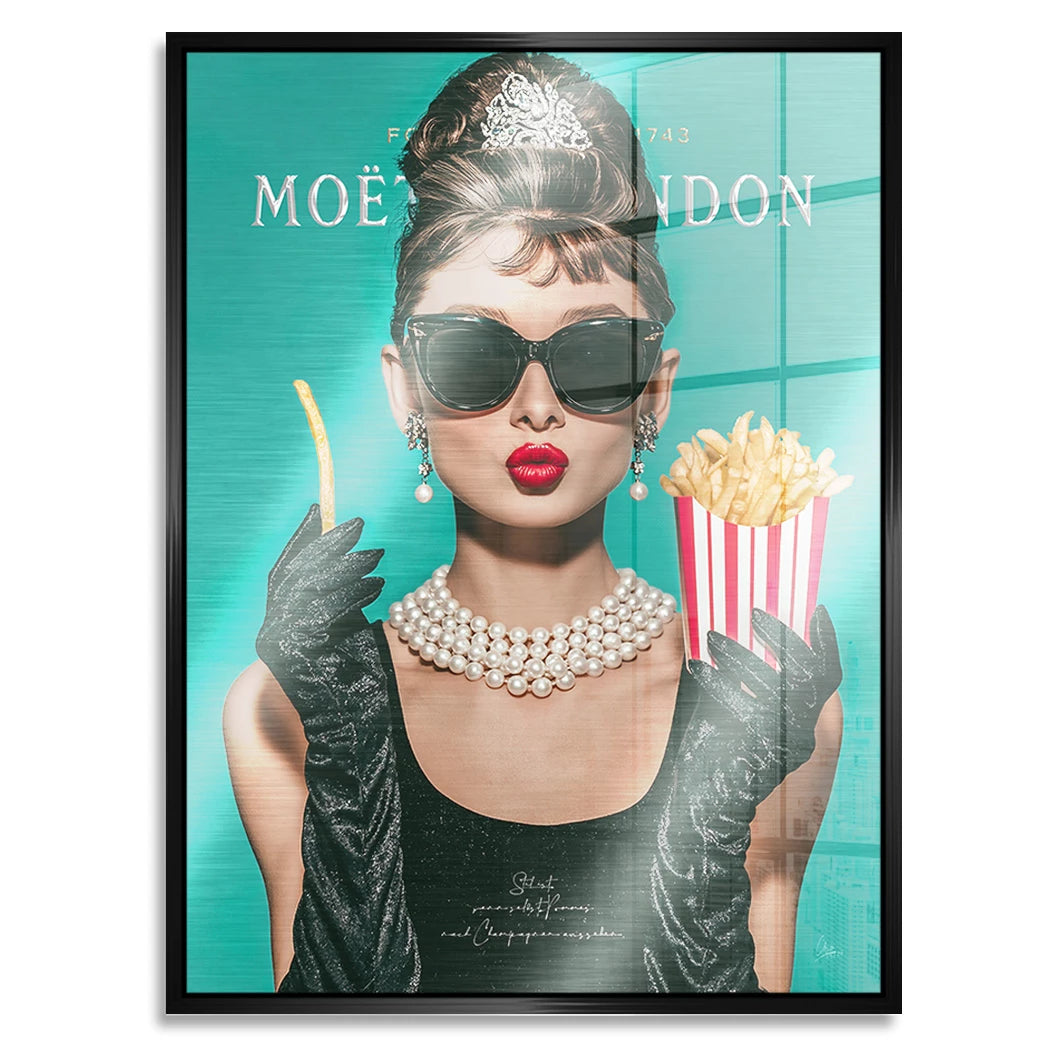 Audrey Hepburn Pommes Aluminiumbild gebürstet