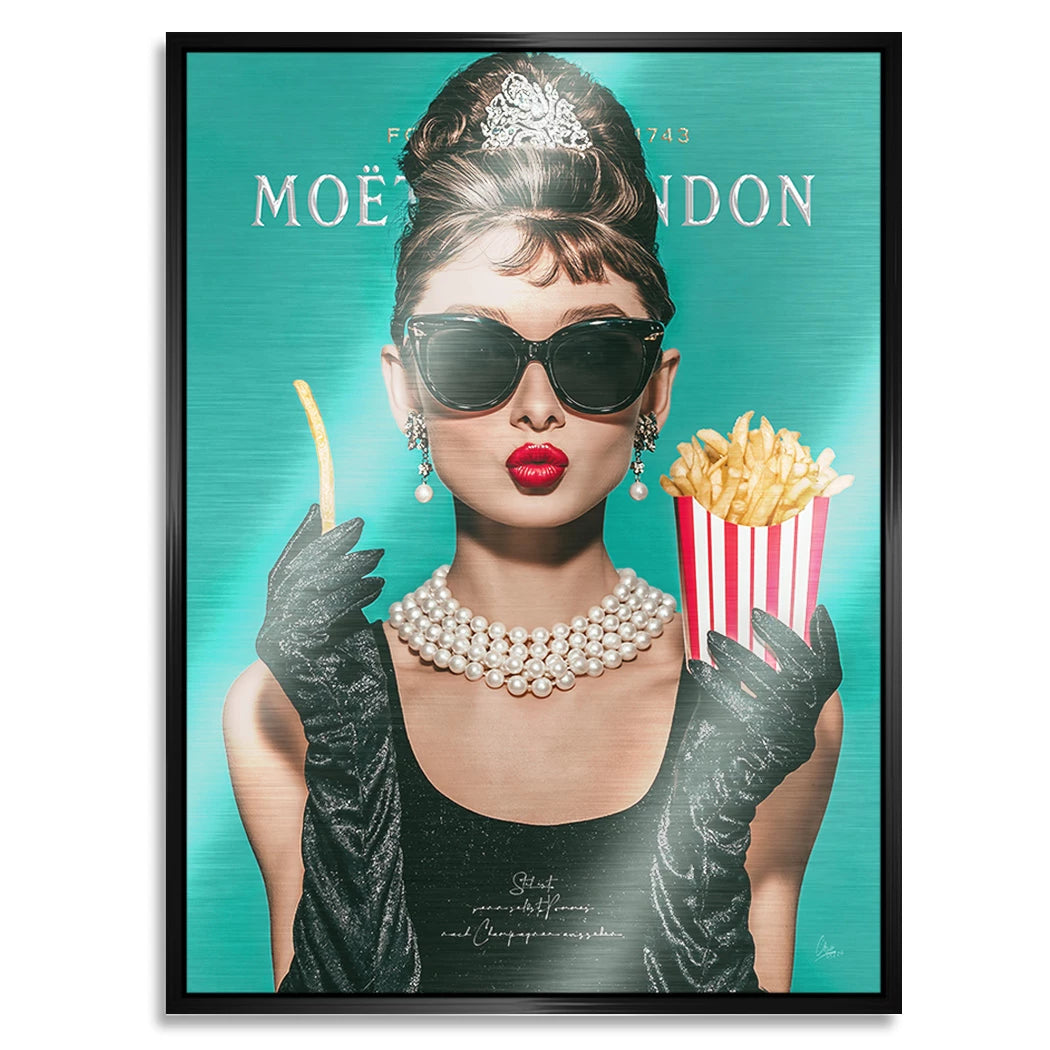 Audrey Hepburn Pommes Aluminiumbild gebürstet