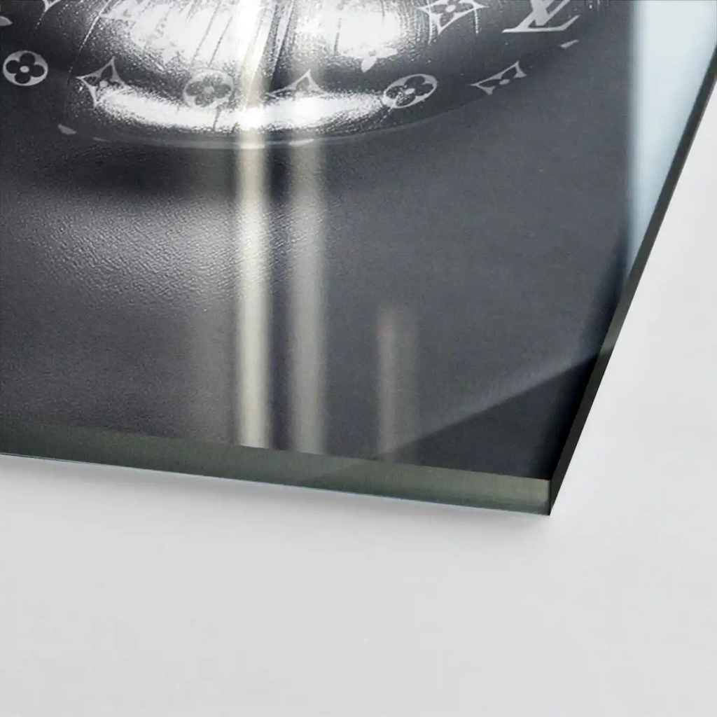 Vuitton Silver Lips Acrylglas Bild INGALERIE