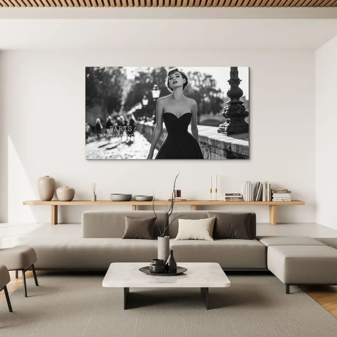 Audrey walk in Paris Aludibond Bild