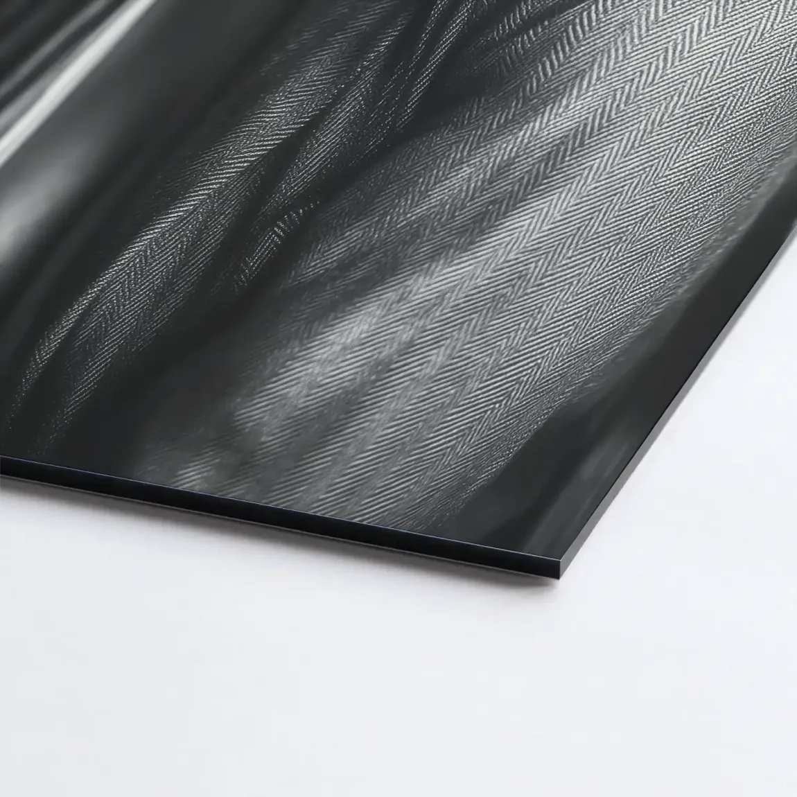Smoked Confidence Noir Alu Dibond Bild