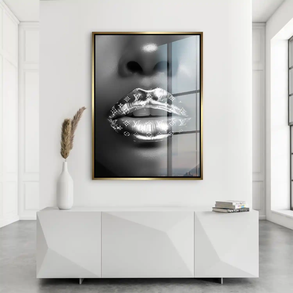 Vuitton Silver Lips Acrylglas Bild INGALERIE