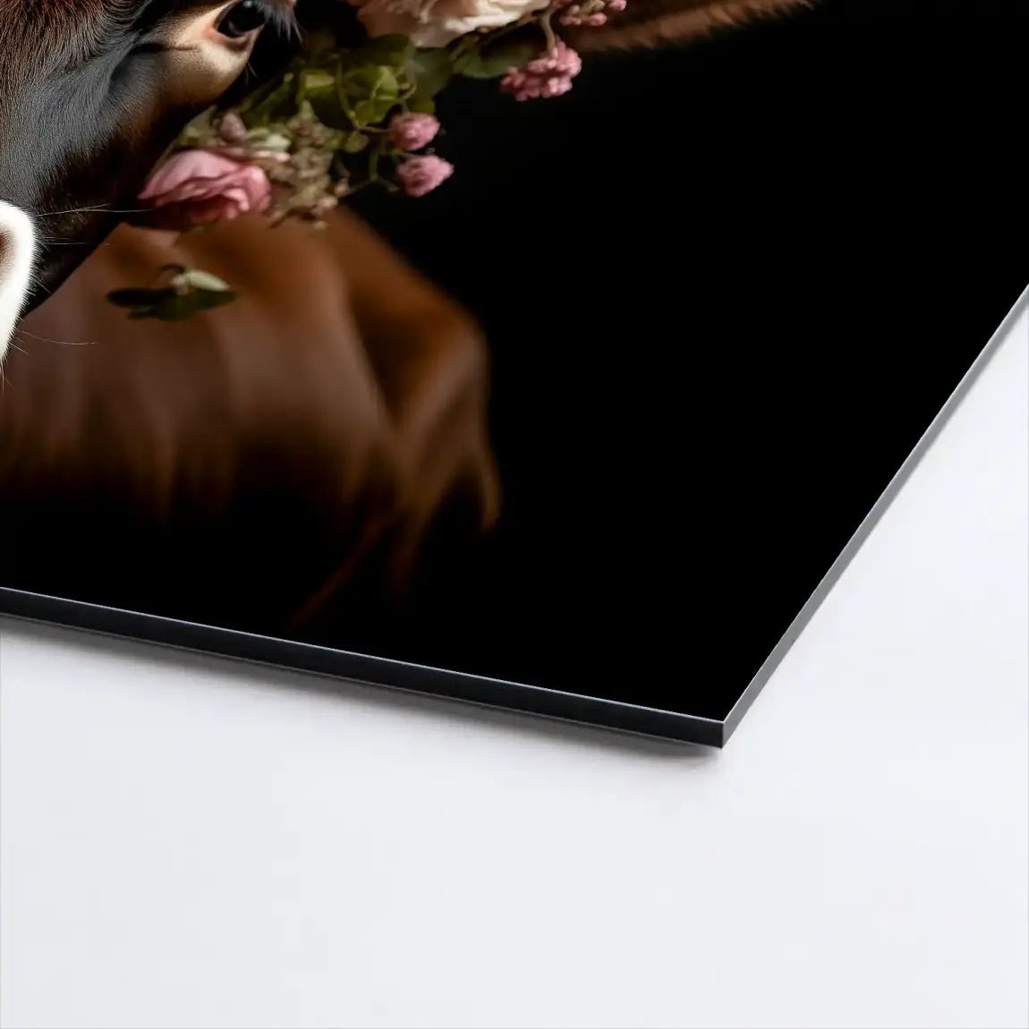Kuh liebt Blumen AluDibond Bild INGALERIE