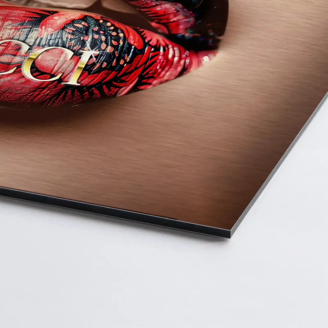 Gucci Lips AluDibond Gebürstet INGALERIE