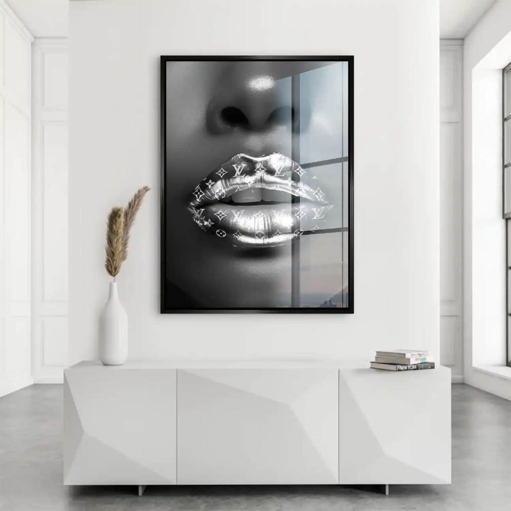 Vuitton Silver Lips Acrylglas Bild INGALERIE