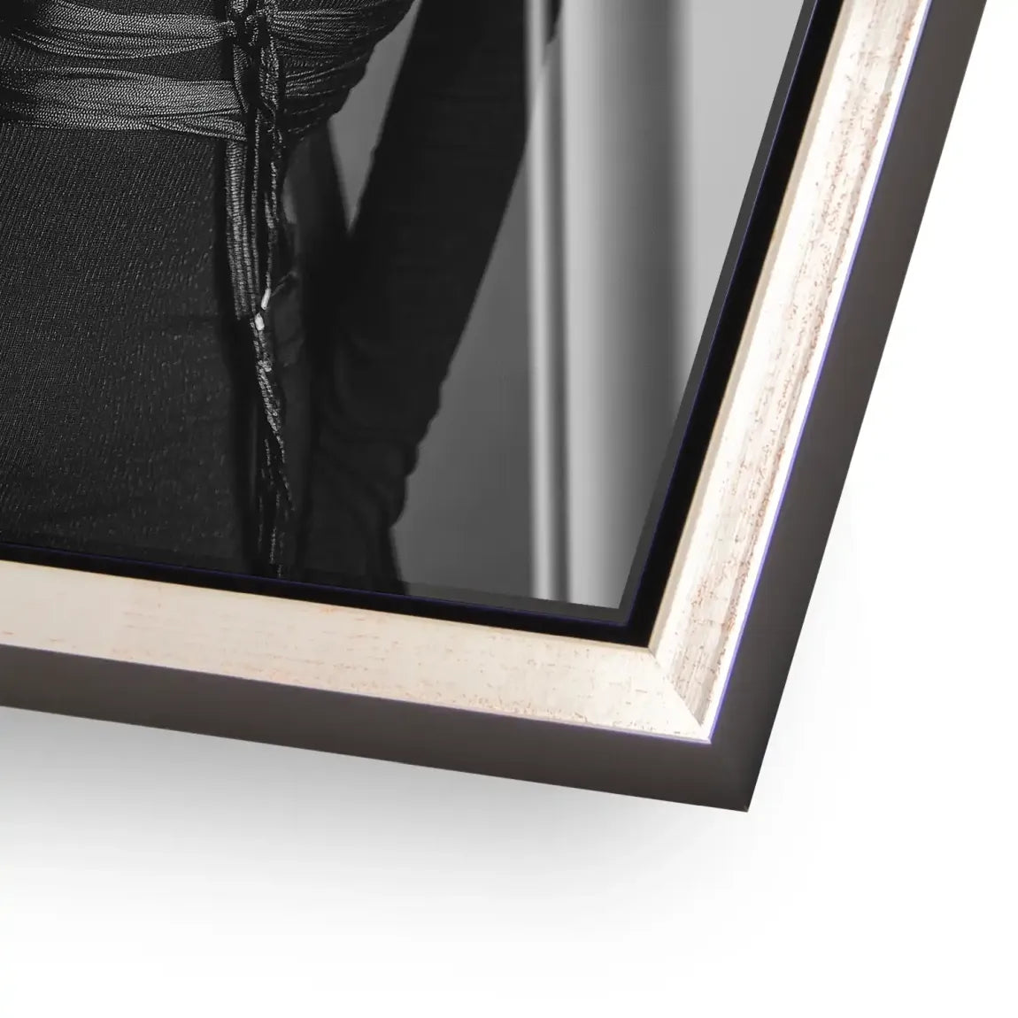 Dark Grace Acrylglasbild