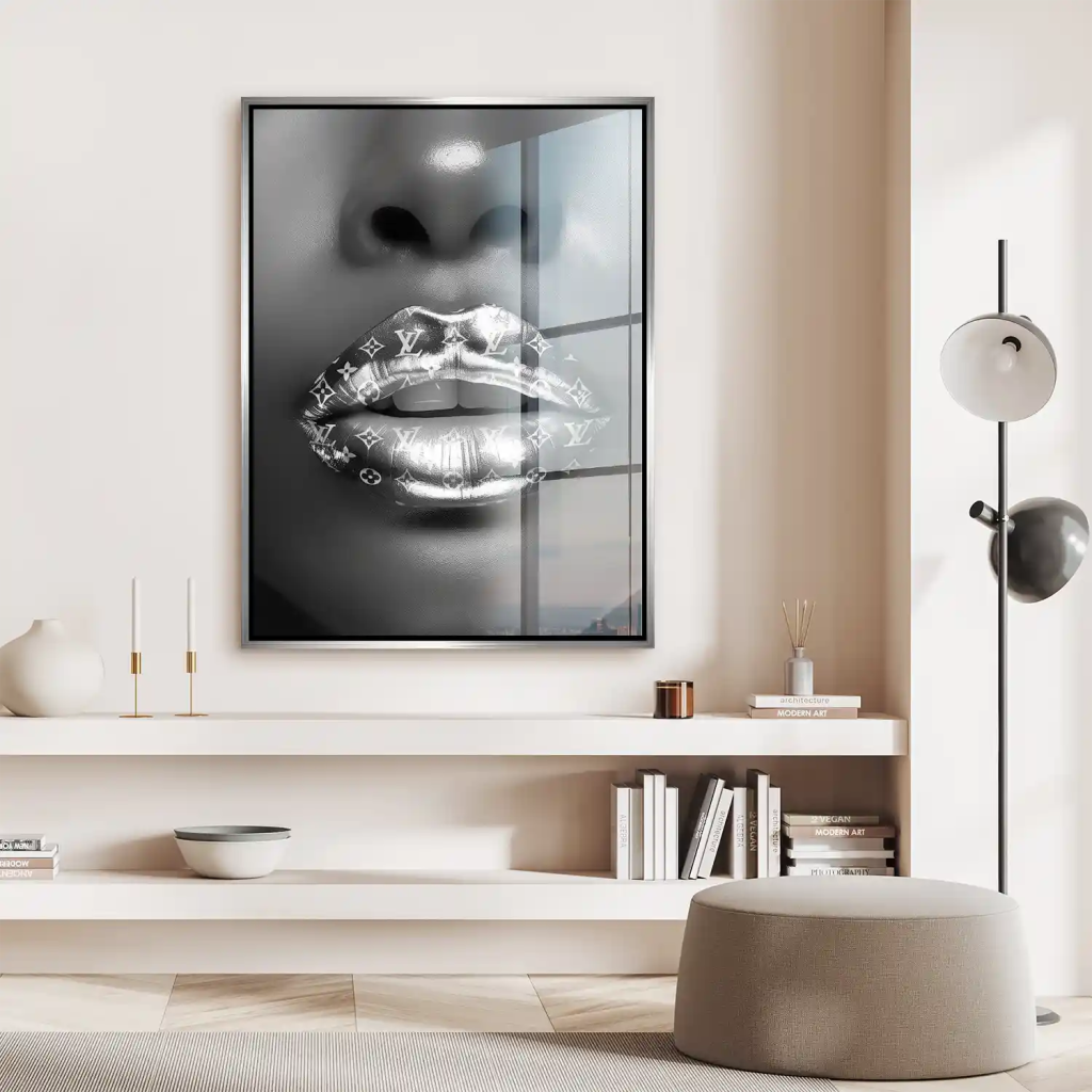 Vuitton Silver Lips Acrylglas Bild INGALERIE