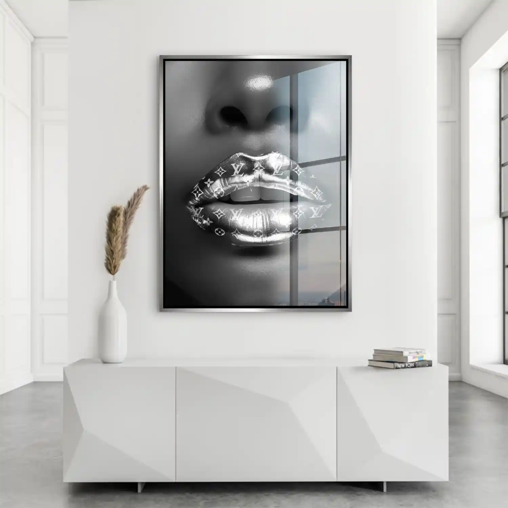 Vuitton Silver Lips Acrylglas Bild INGALERIE