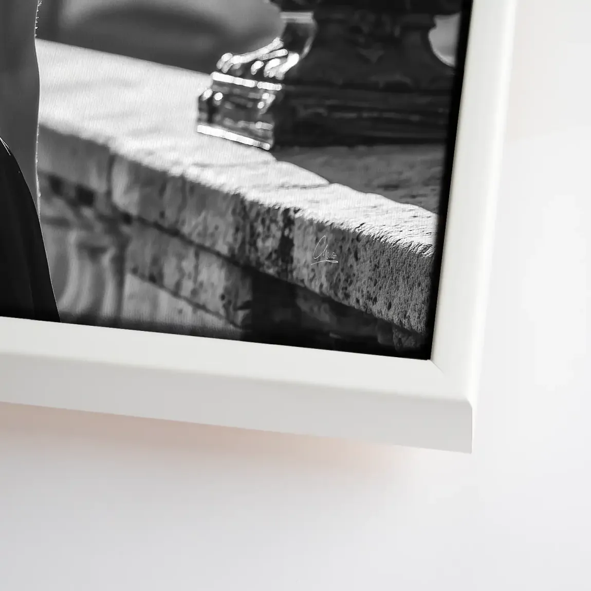 Audrey walk in Paris Leinwand Bild